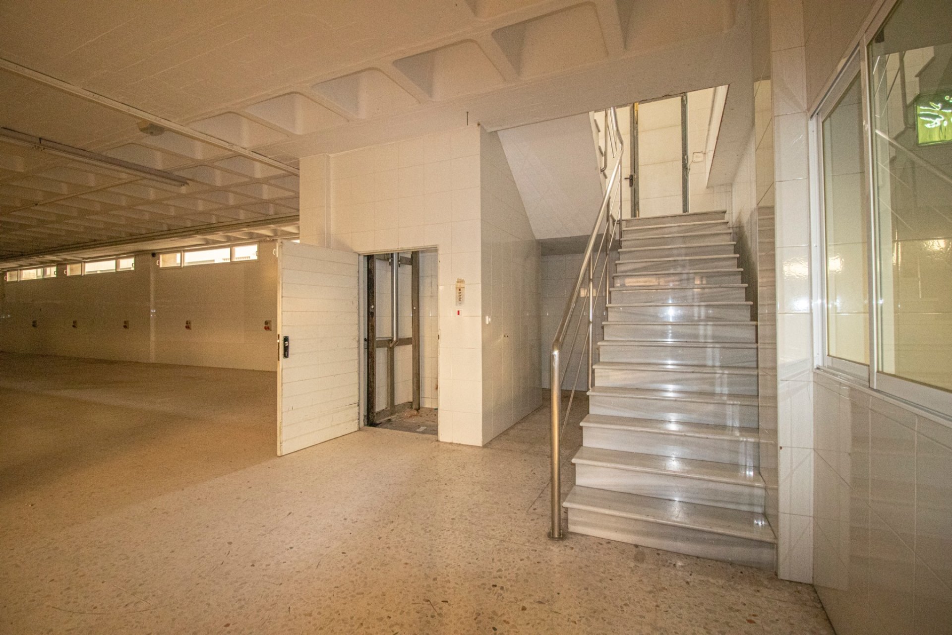 Reventa - Commercial -
Elche