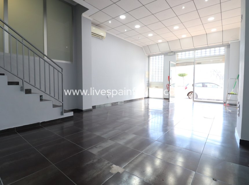 Reventa - Commercial -
Formentera del Segura - Formentera - Village