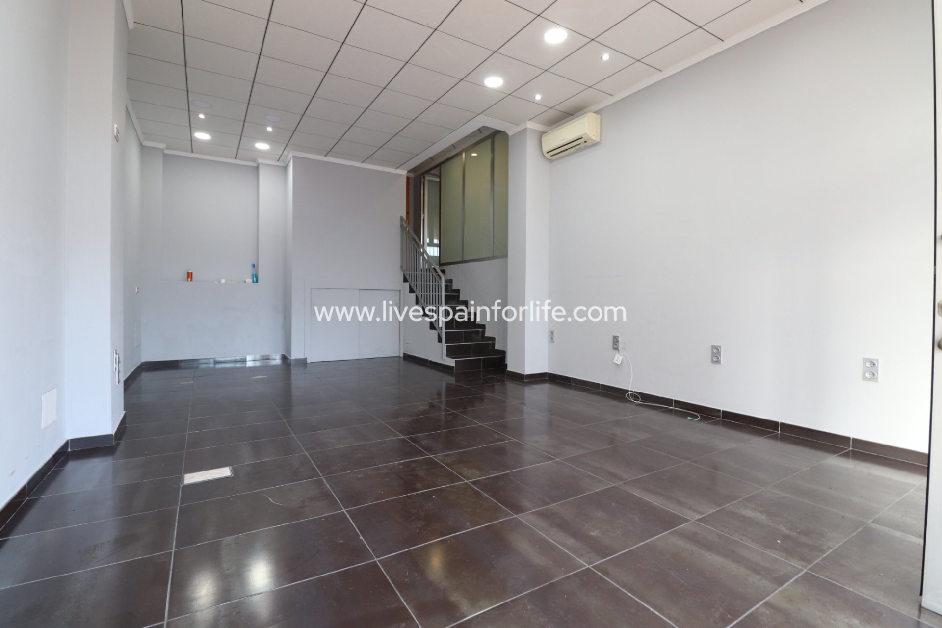 Reventa - Commercial -
Formentera del Segura - Formentera - Village