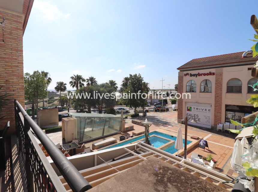 Reventa - Commercial (Freehold) -
Algorfa - La Finca Golf Resort
