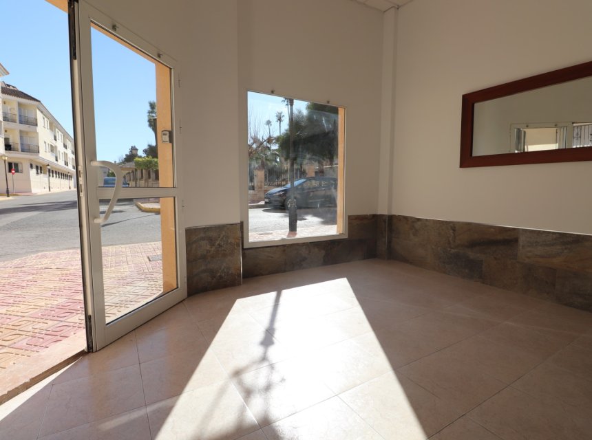 Reventa - Commercial -
Jacarilla - Jacarilla - Town