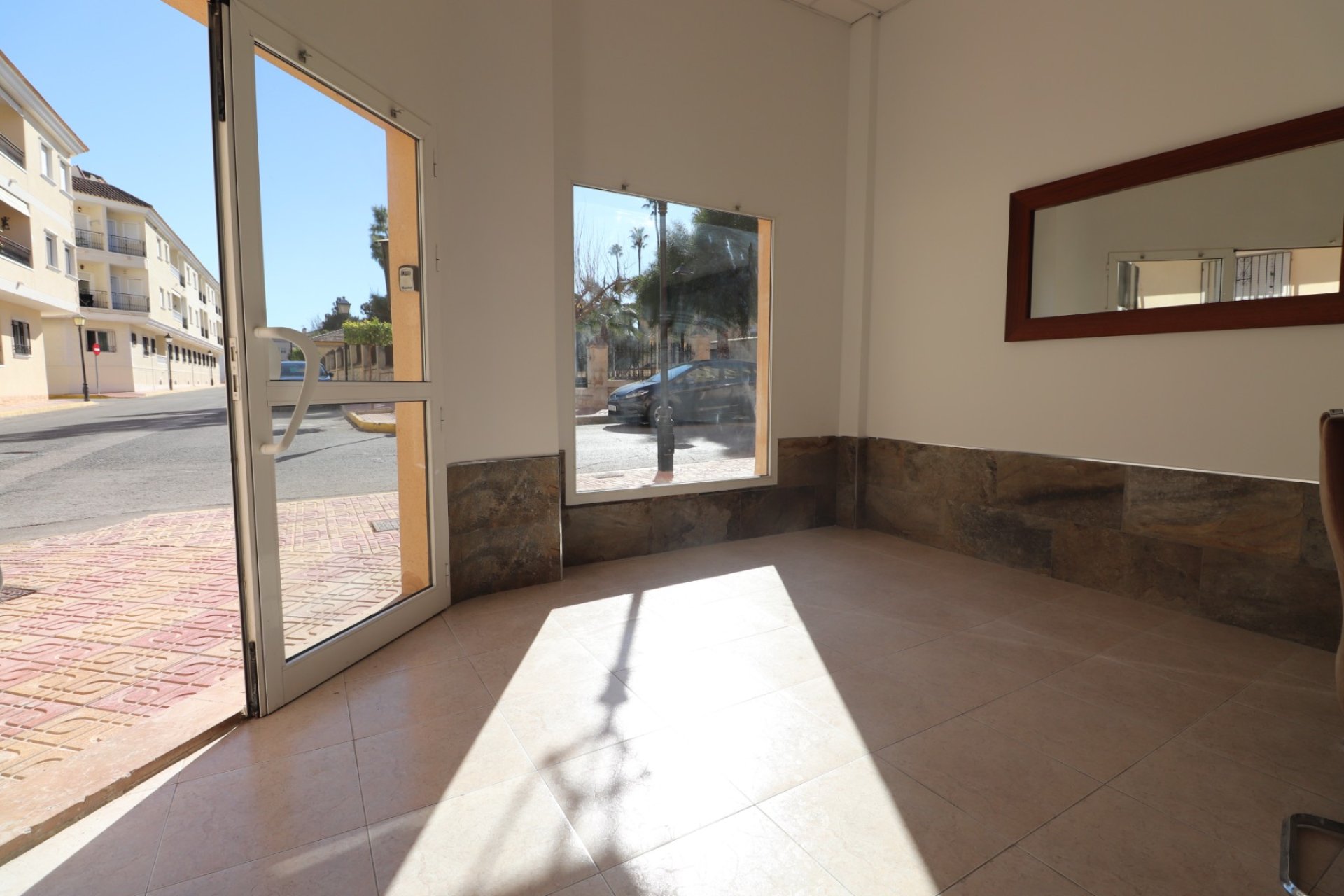 Reventa - Commercial -
Jacarilla - Jacarilla - Town