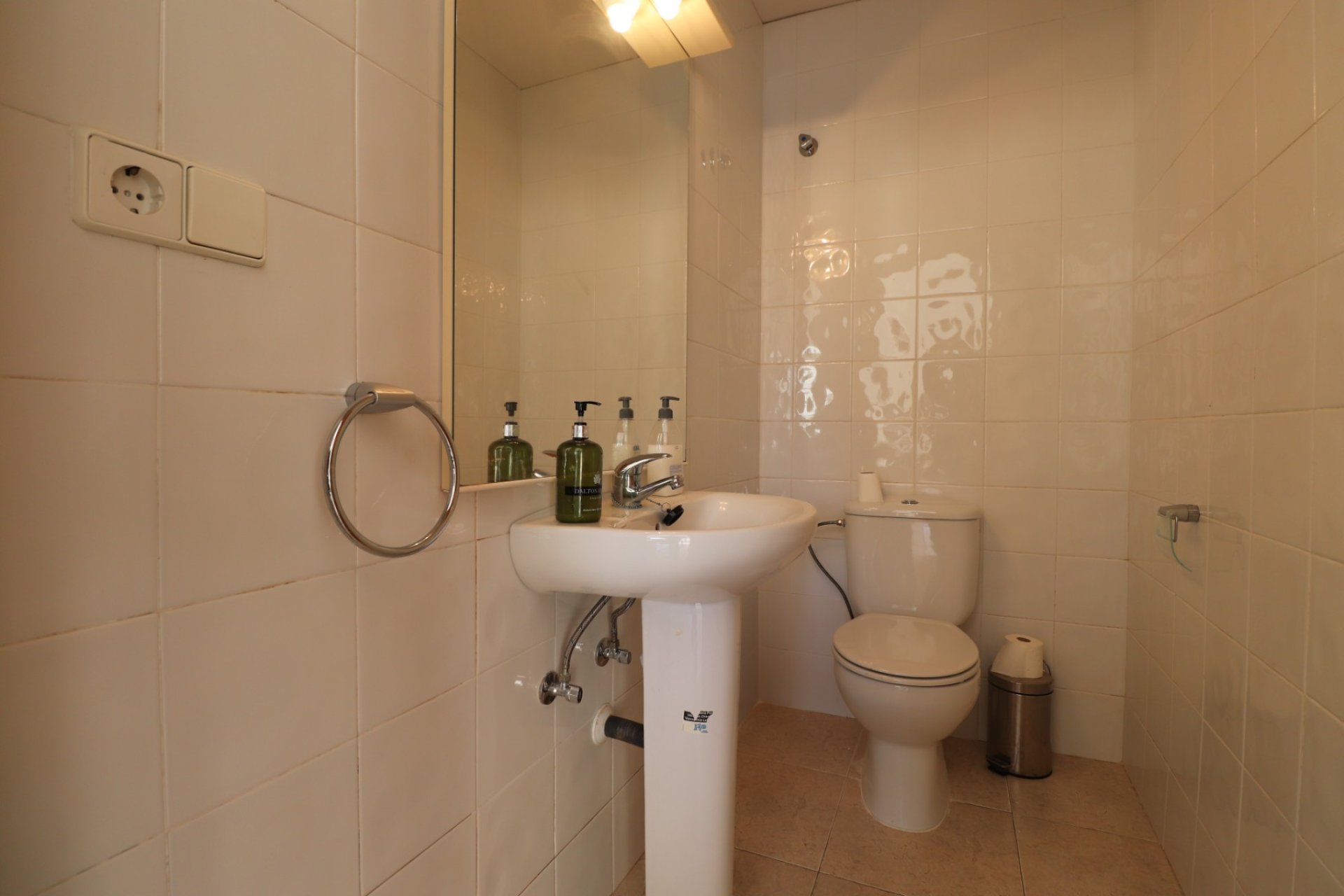 Reventa - Commercial -
Jacarilla - Jacarilla - Town