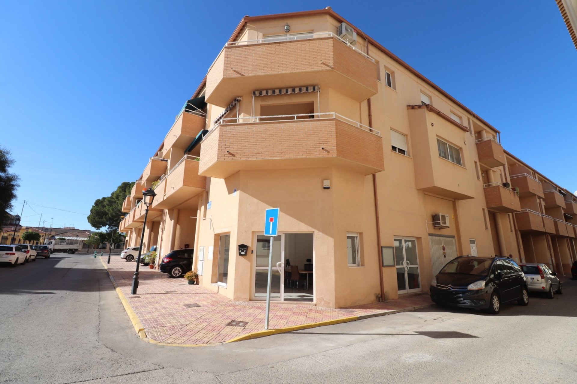 Reventa - Commercial -
Jacarilla - Jacarilla - Town