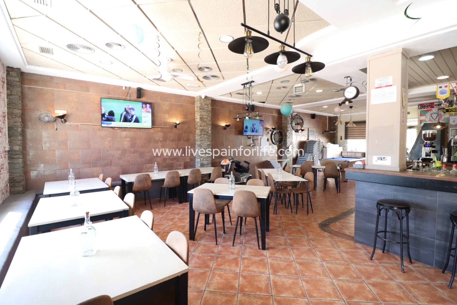 Reventa - Commercial (Leasehold) -
Formentera Del Segura - Formentera - Village