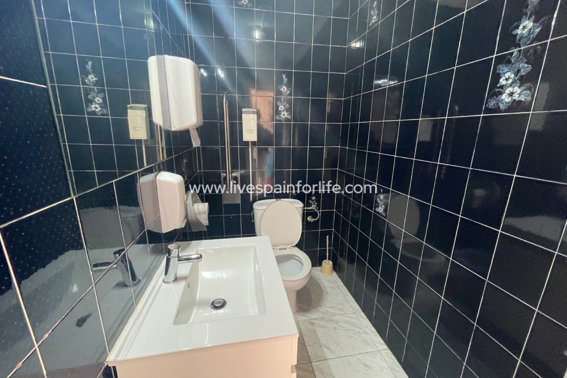 Reventa - Commercial -
Torrevieja - Comunidad Valenciana