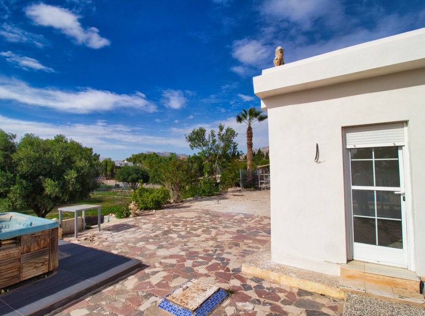 Reventa - Country house -
Alicante