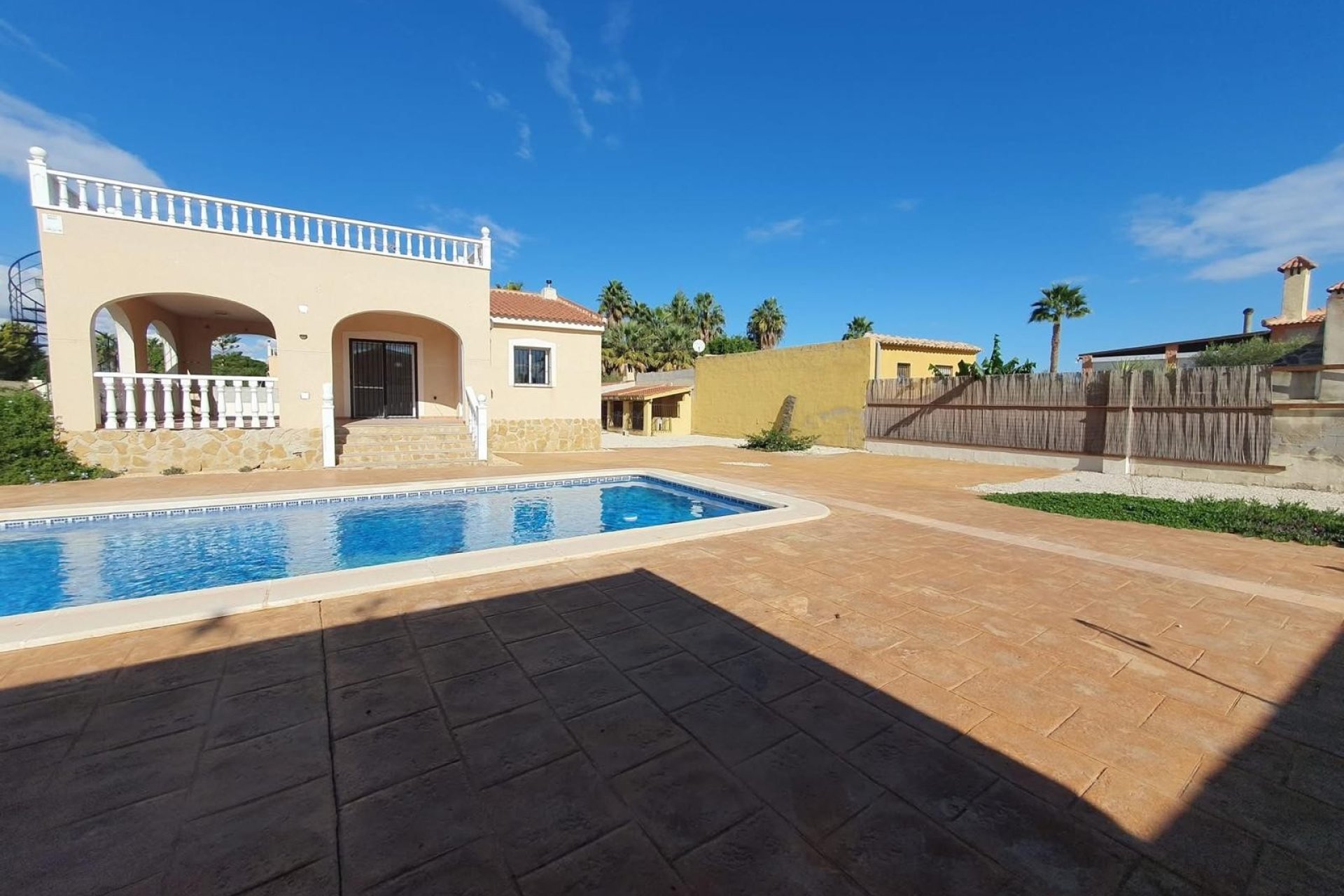 Reventa - Country house -
Alicante