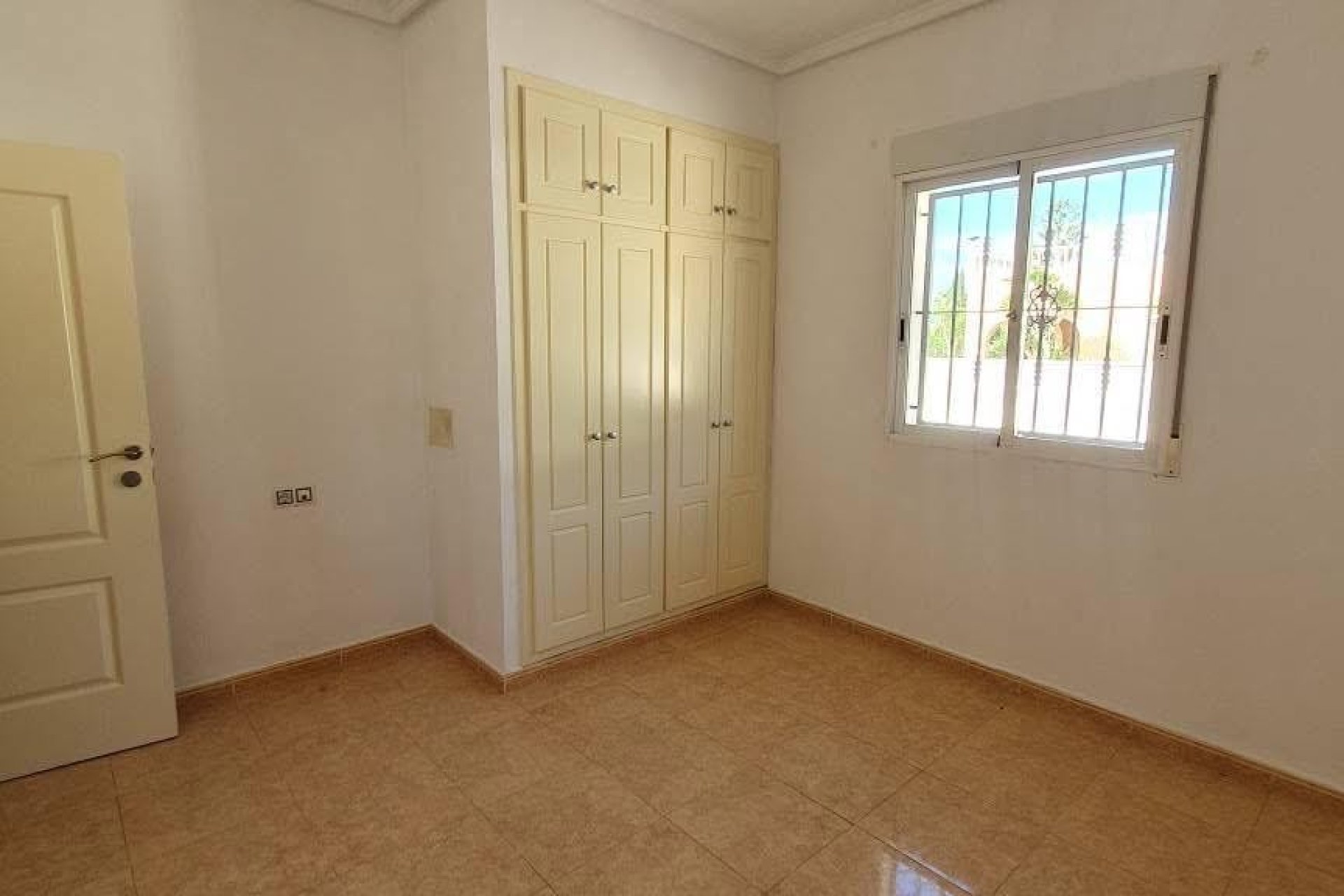 Reventa - Country house -
Alicante