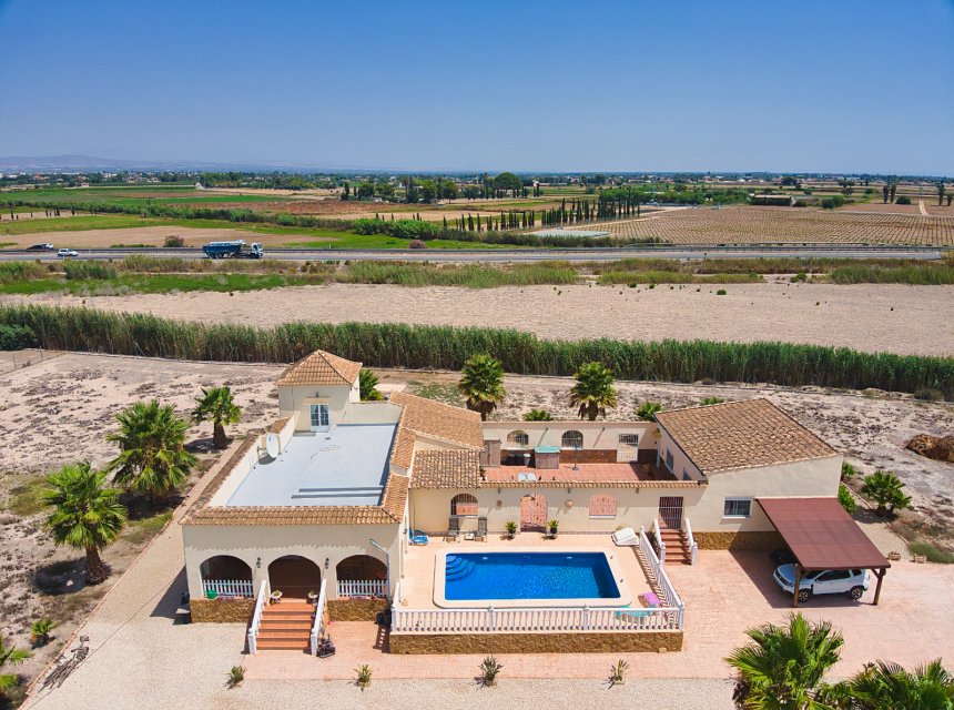 Reventa - Country house -
Alicante