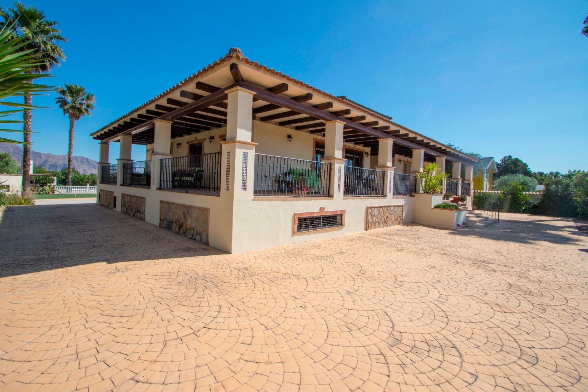 Reventa - Country house -
Alicante