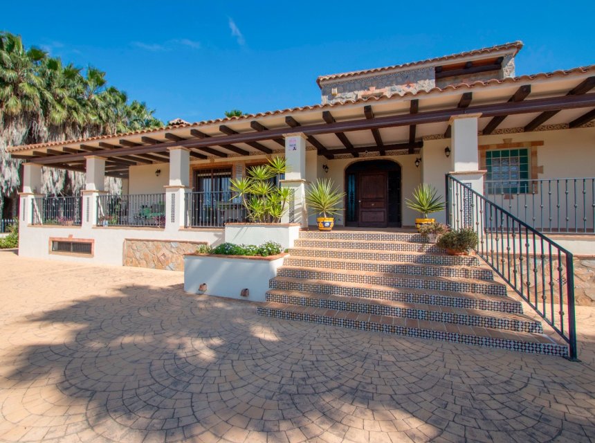 Reventa - Country house -
Alicante