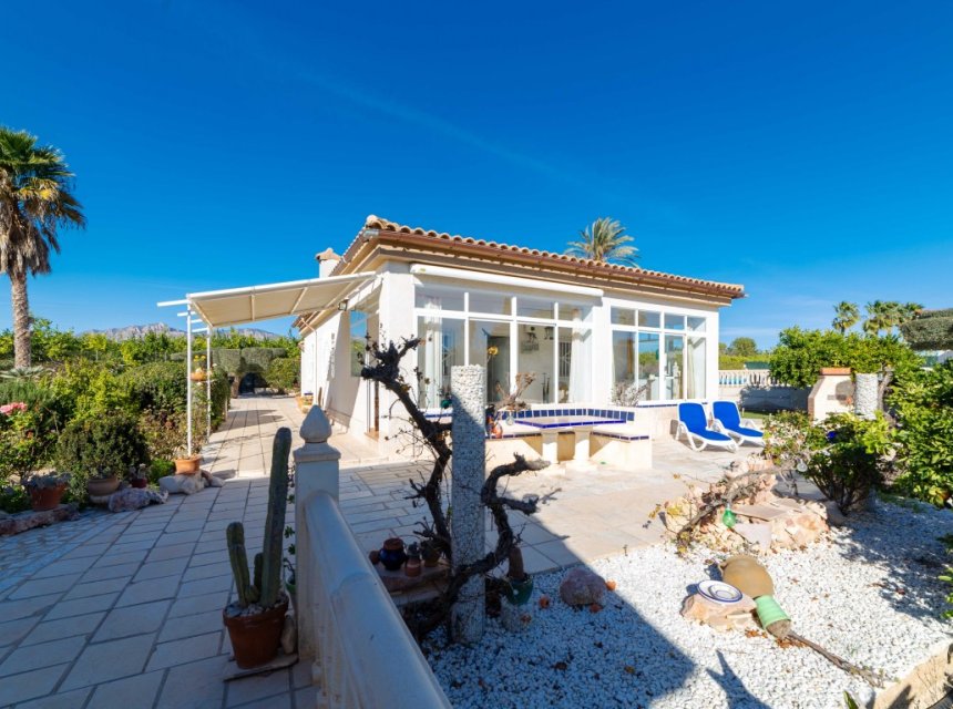 Reventa - Country house -
Alicante