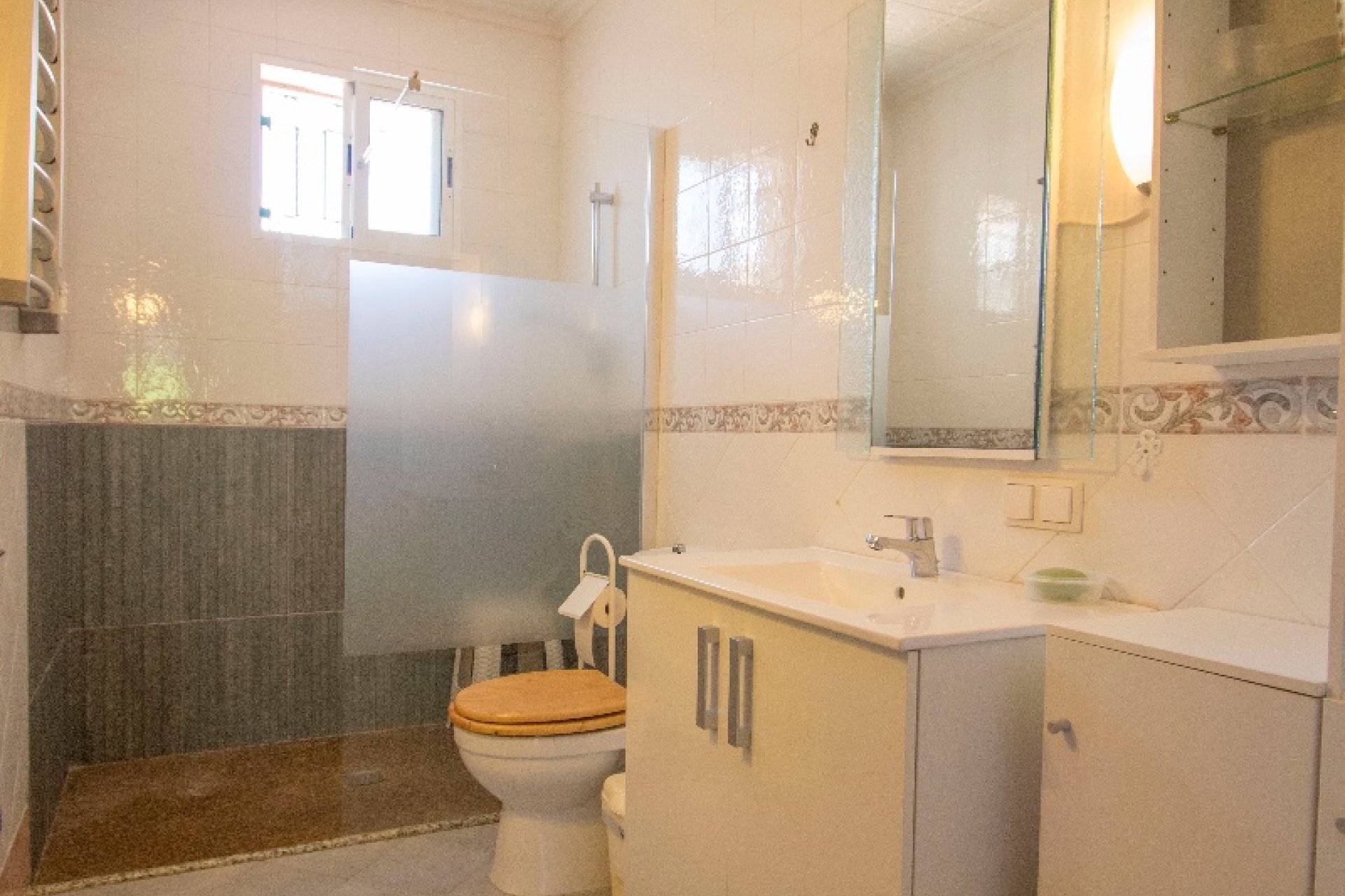 Reventa - Country house -
Alicante