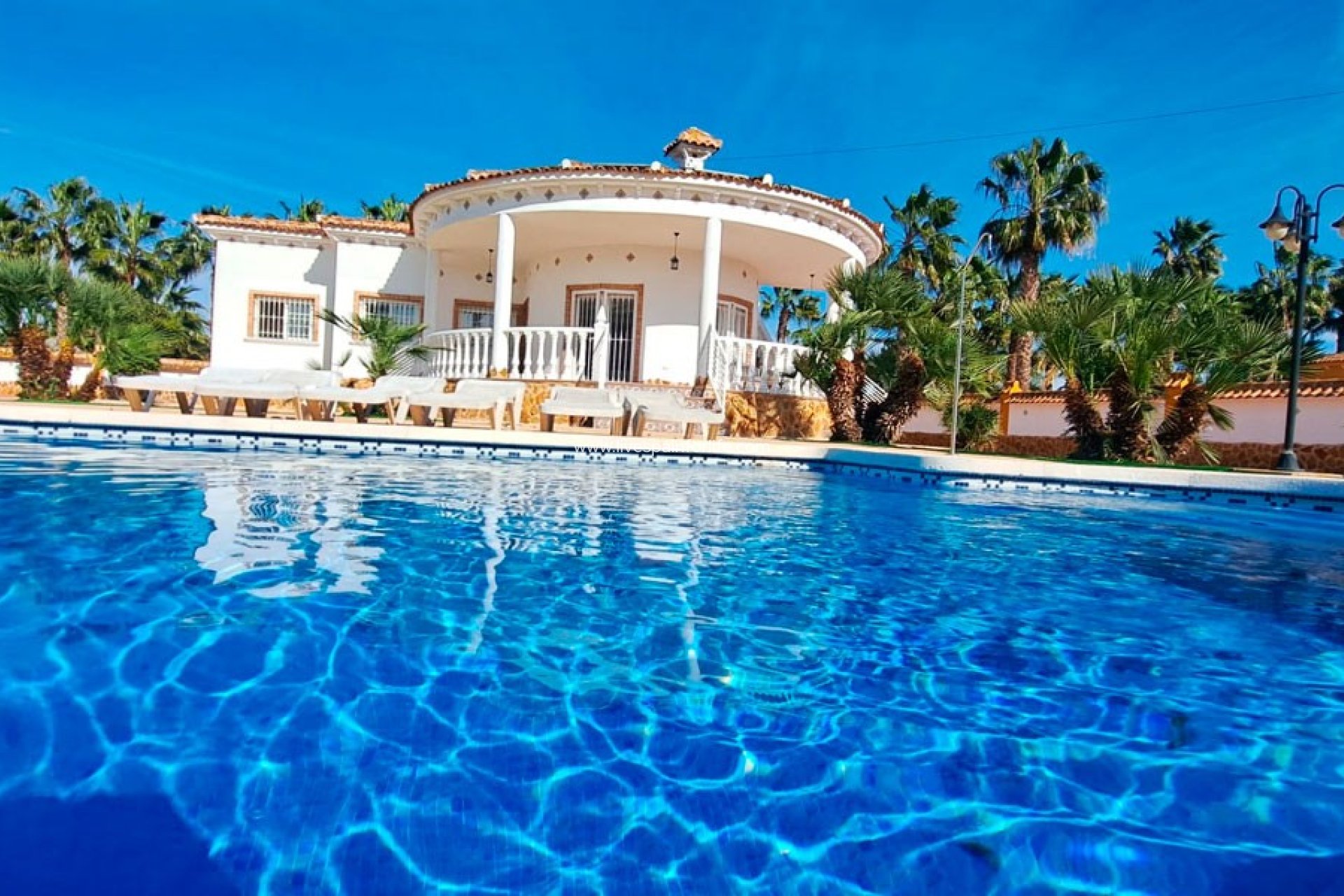 Reventa - Country house -
Alicante