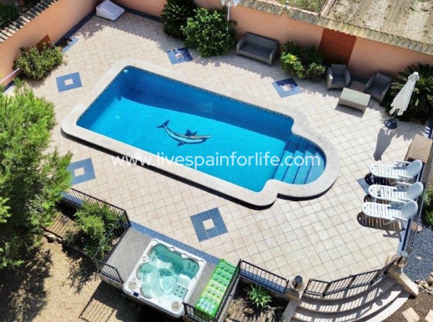 Reventa - Country house -
Alicante