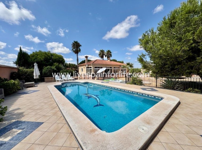 Reventa - Country house -
Alicante