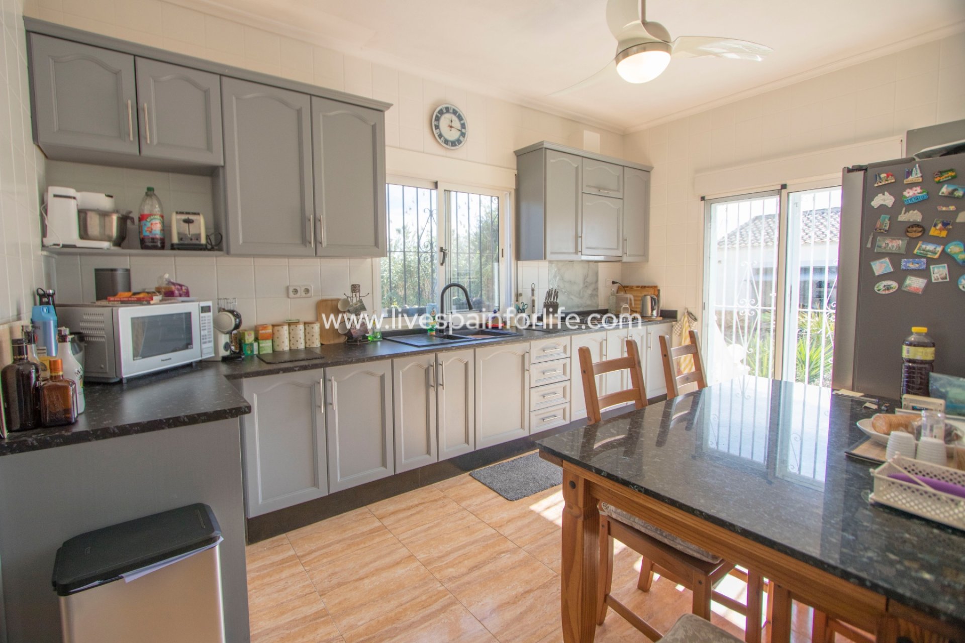 Reventa - Country house -
Alicante