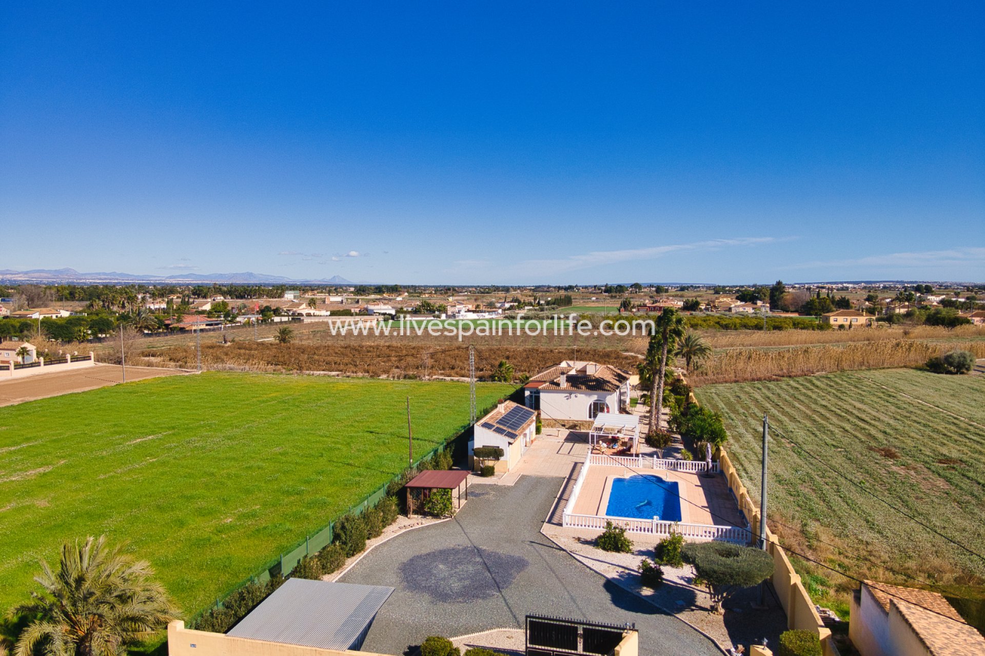 Reventa - Country house -
Alicante