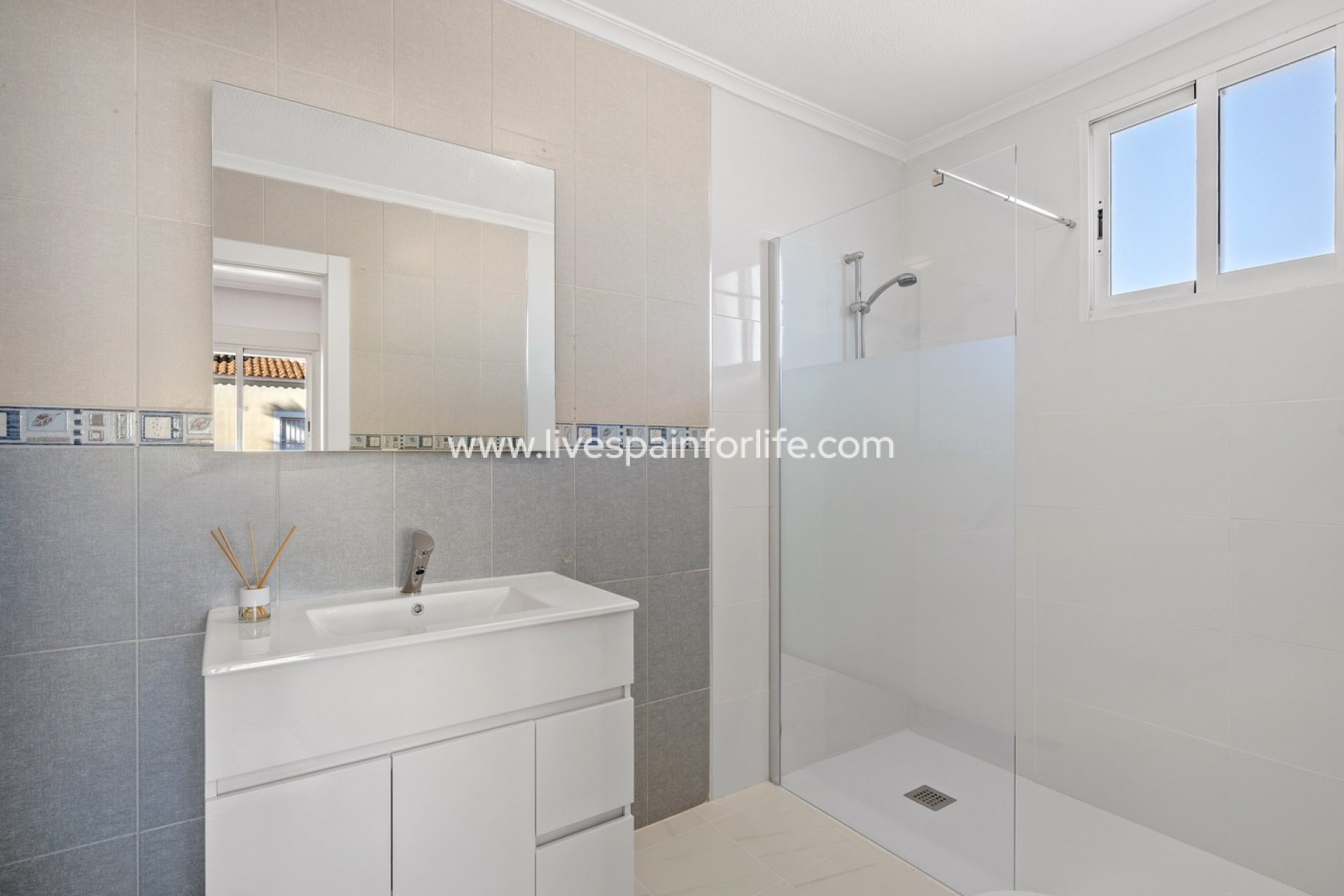 Reventa - Country house -
Alicante