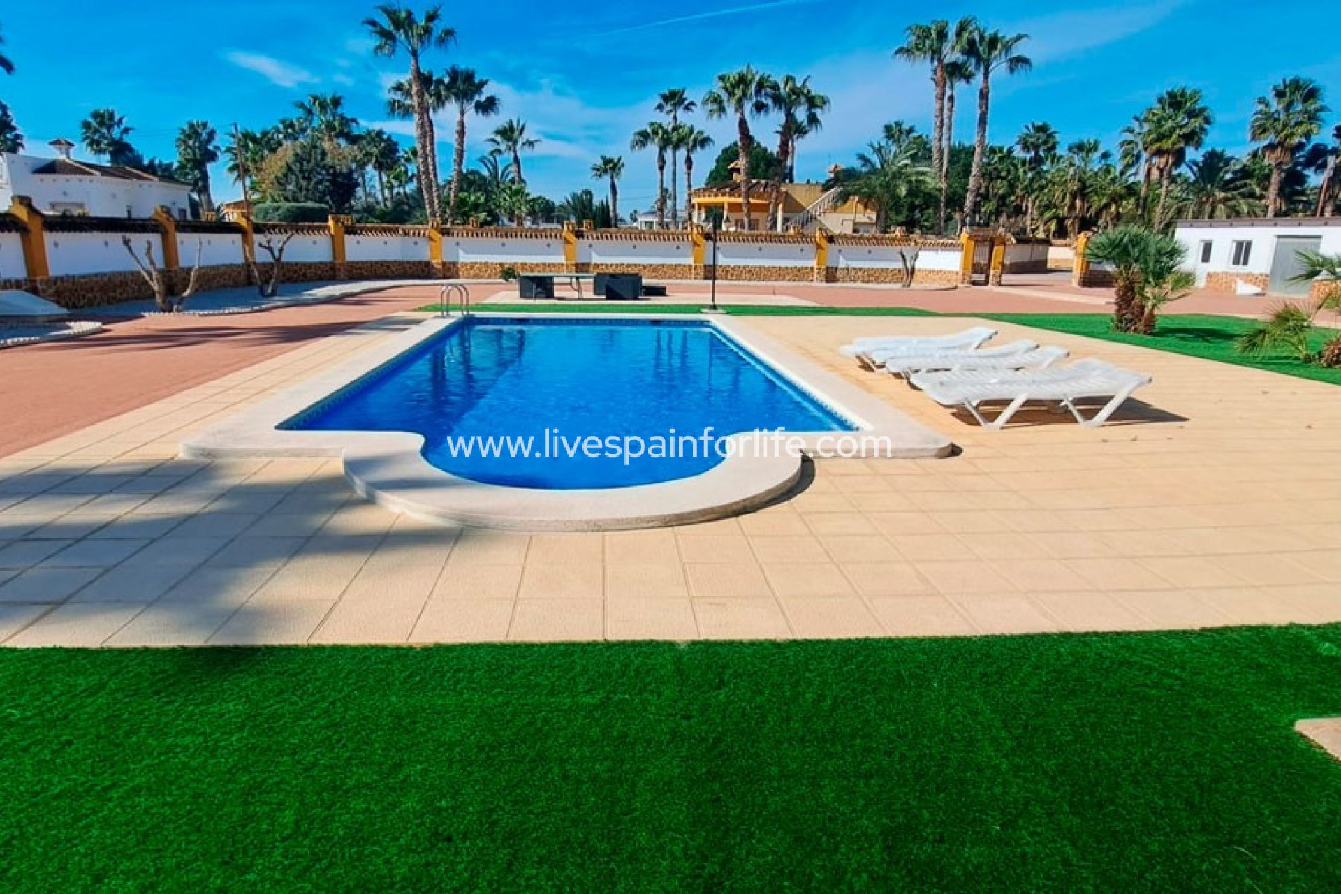 Reventa - Country house -
Alicante