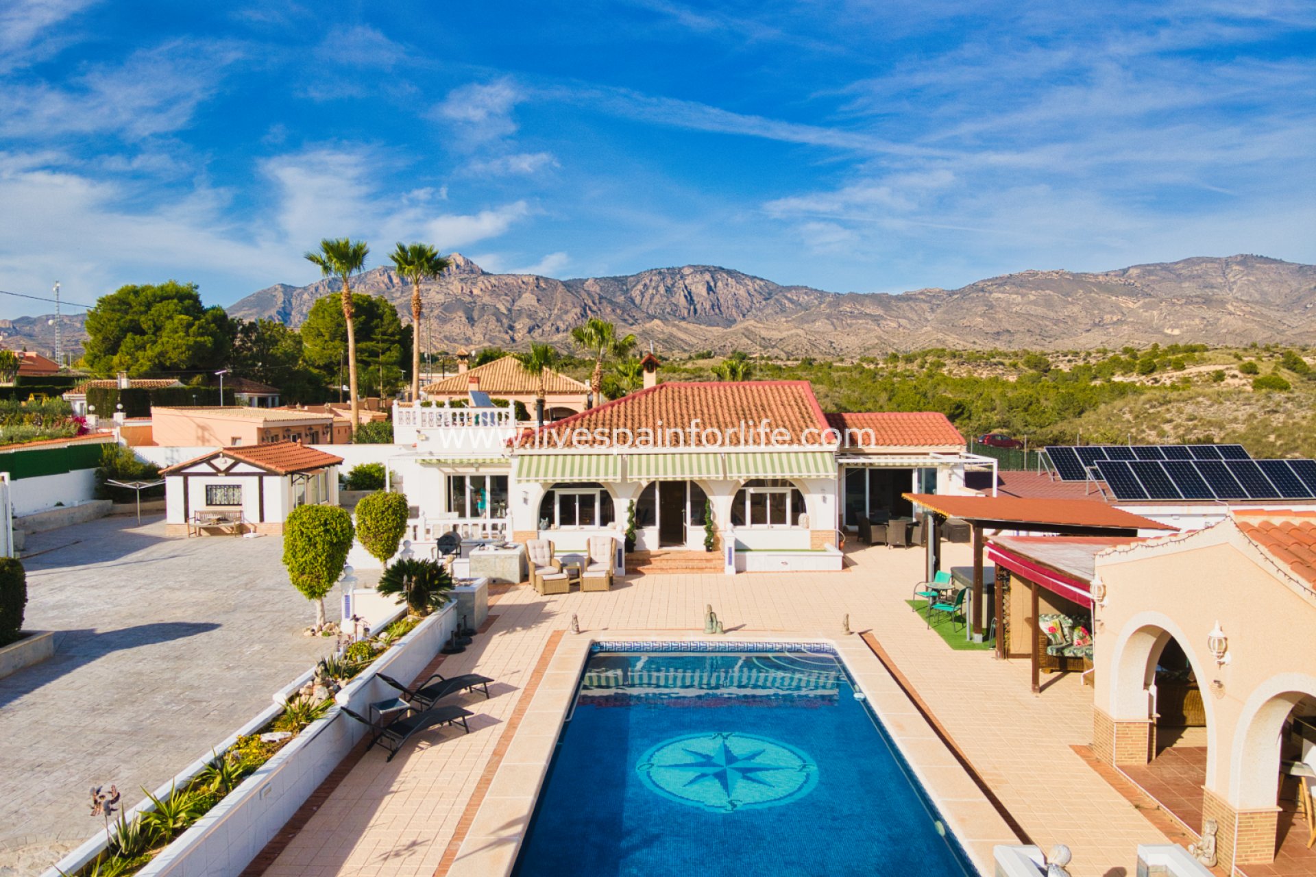 Reventa - Country house -
Alicante