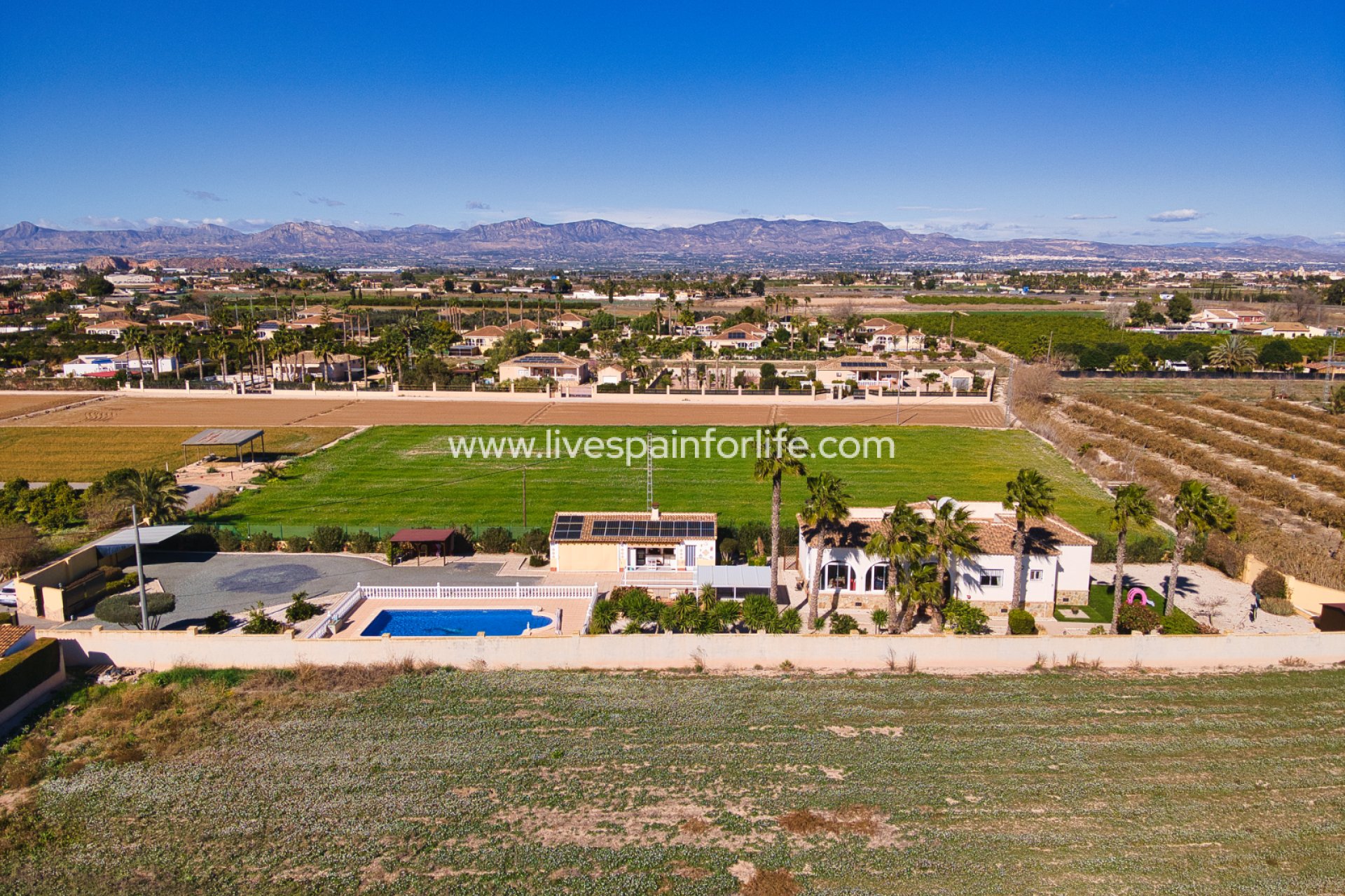 Reventa - Country house -
Alicante