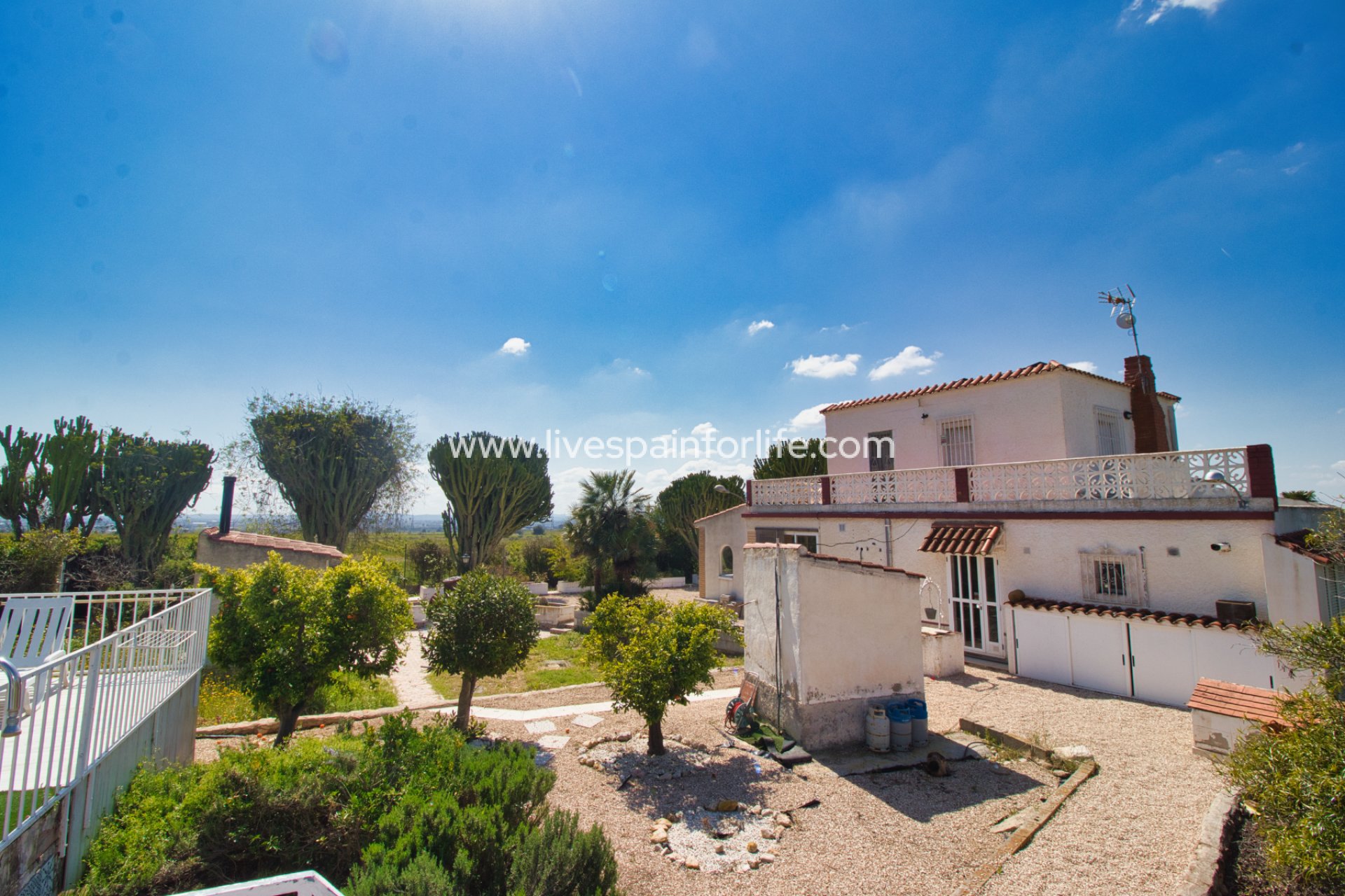 Reventa - Country house -
Alicante