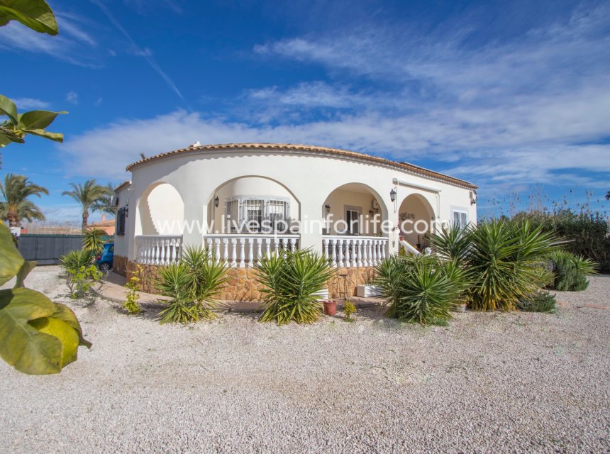 Reventa - Country house -
Alicante