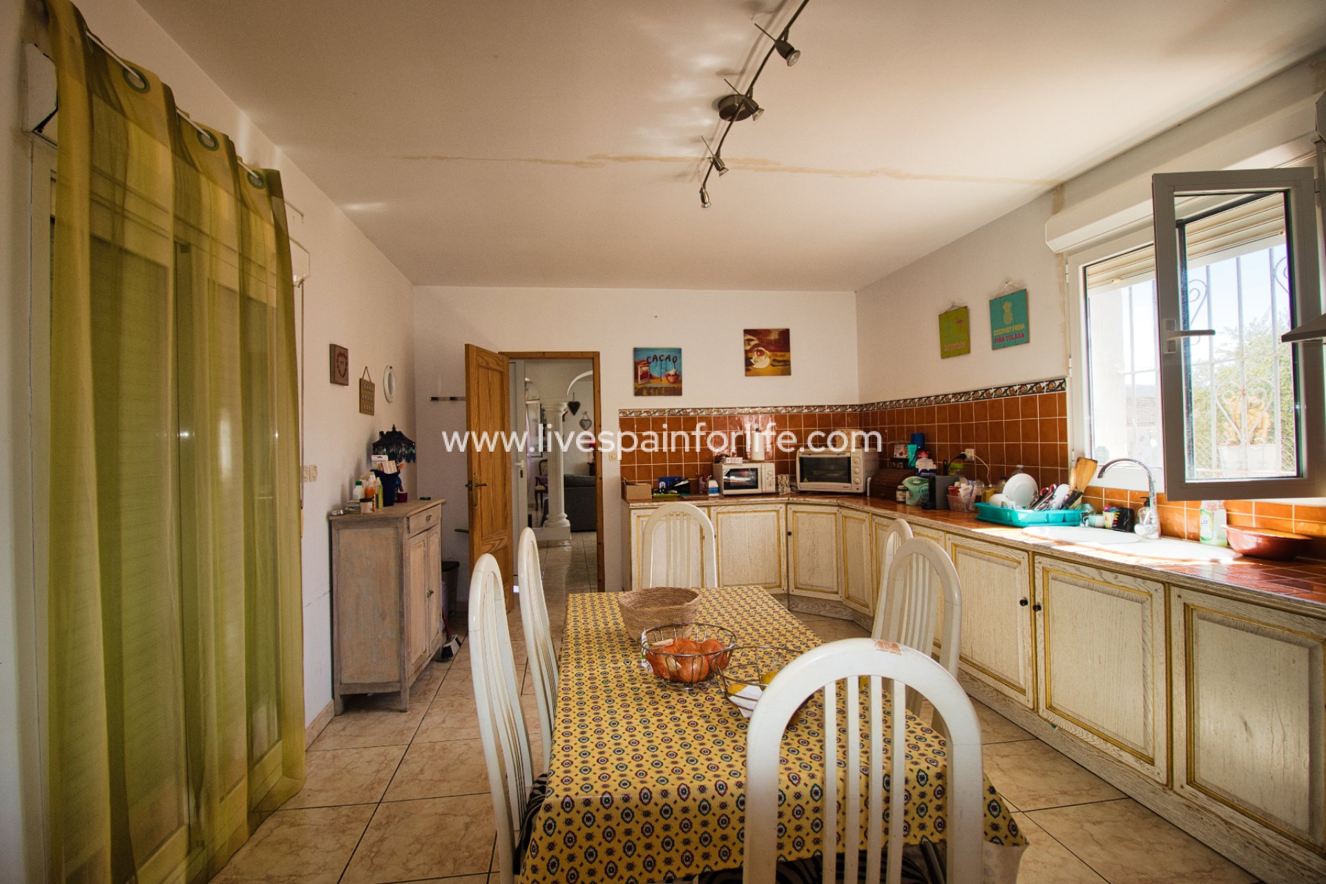 Reventa - Country house -
Alicante