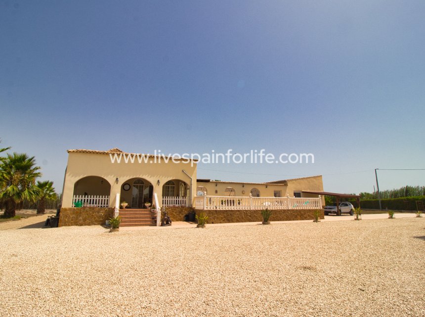 Reventa - Country house -
Alicante