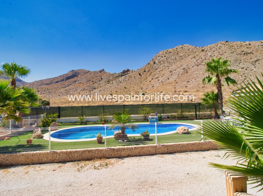 Reventa - Country house -
Alicante