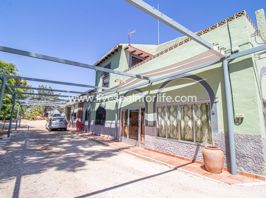 Reventa - Country house -
Alicante