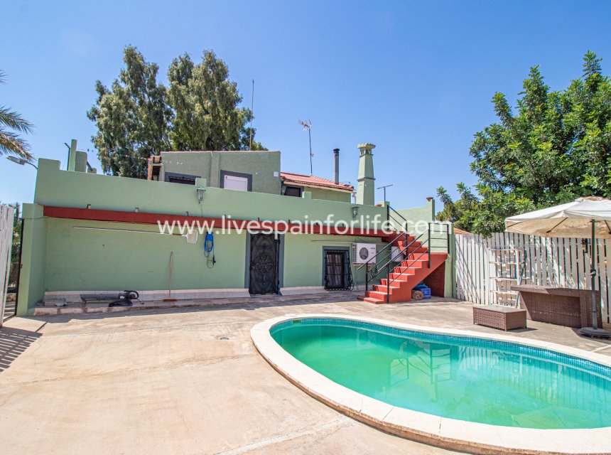 Reventa - Country house -
Alicante