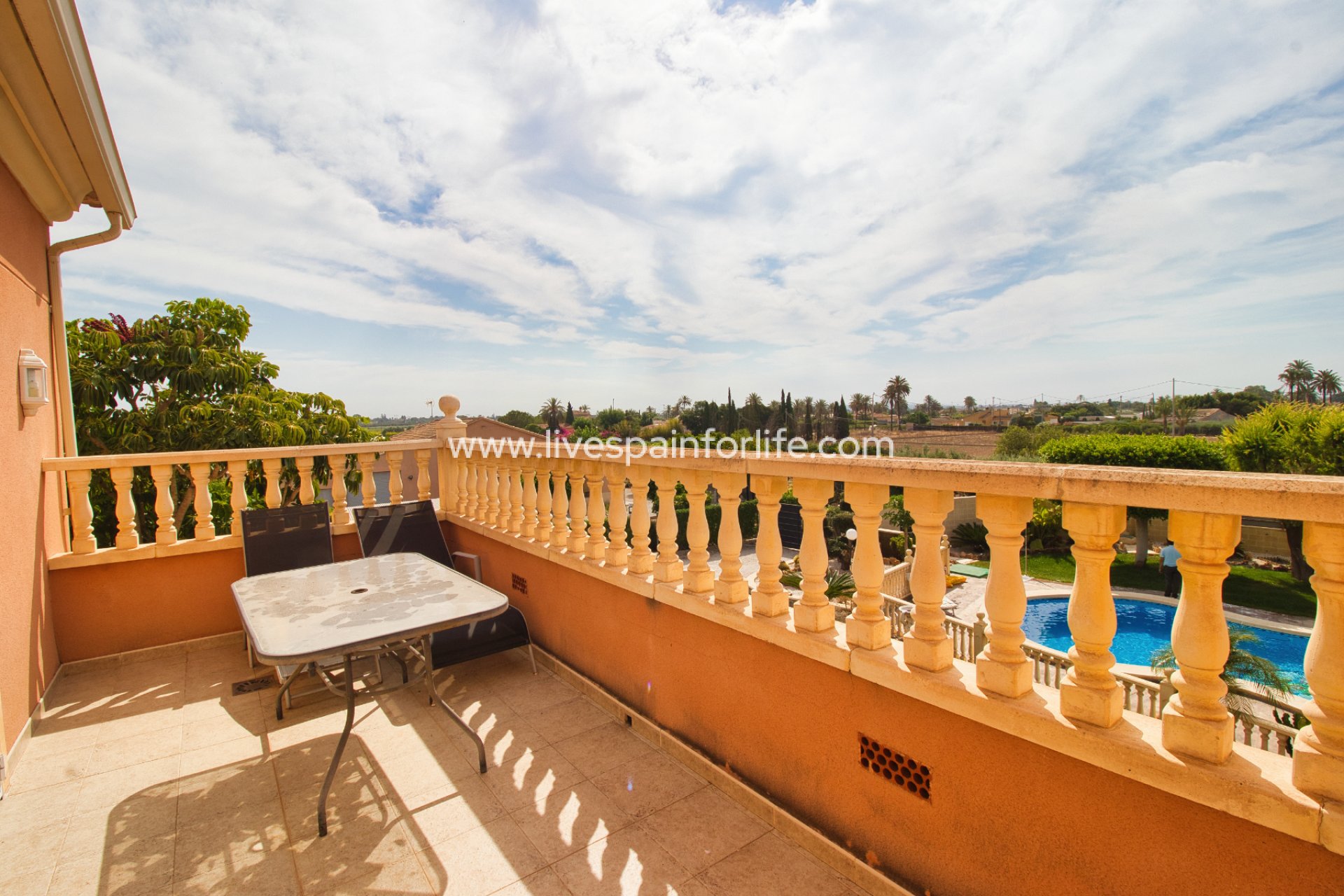 Reventa - Country house -
Alicante