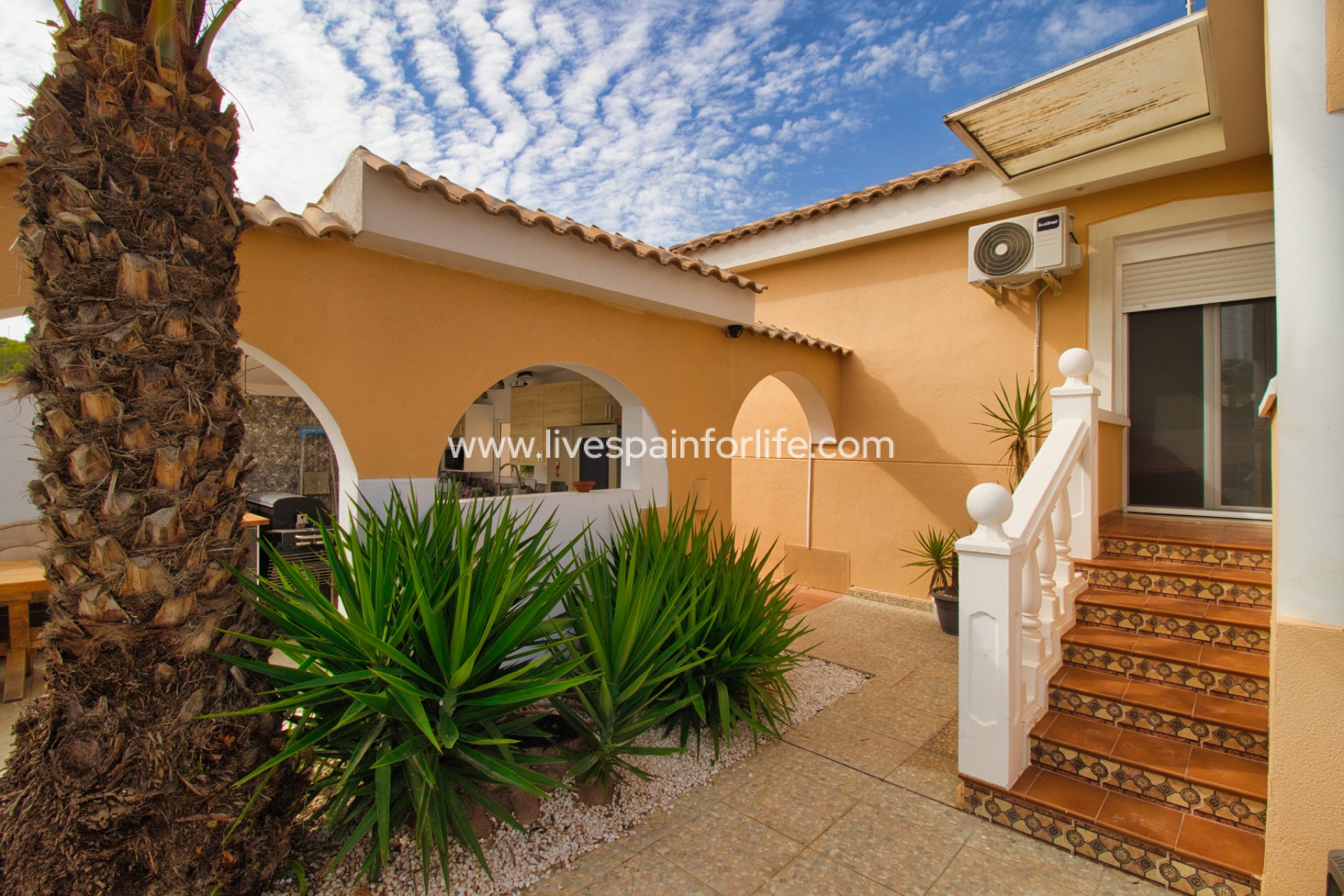Reventa - Country house -
Alicante