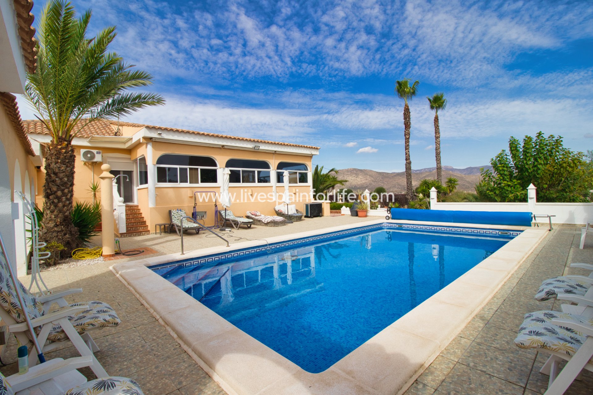 Reventa - Country house -
Alicante