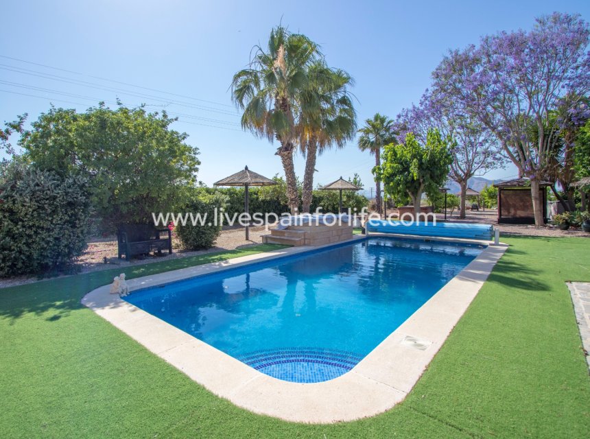 Reventa - Country house -
Jacarilla