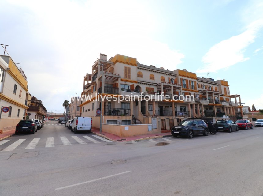 Reventa - Duplex -
Daya Vieja - Daya Vieja - Town