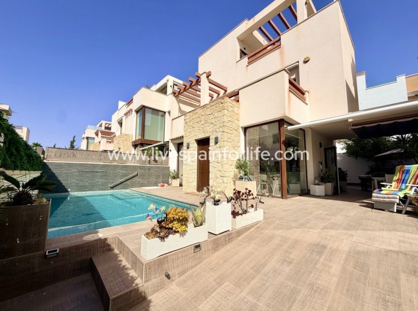 Reventa - Semi-detached house / Quad -
Ciudad Quesada