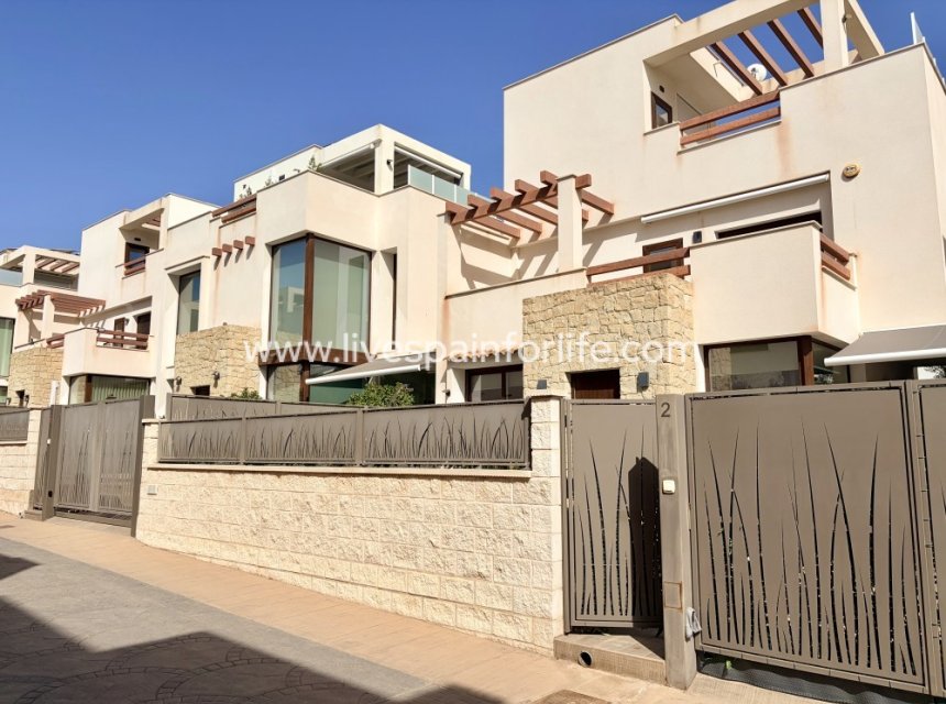 Reventa - Semi-detached house / Quad -
Ciudad Quesada