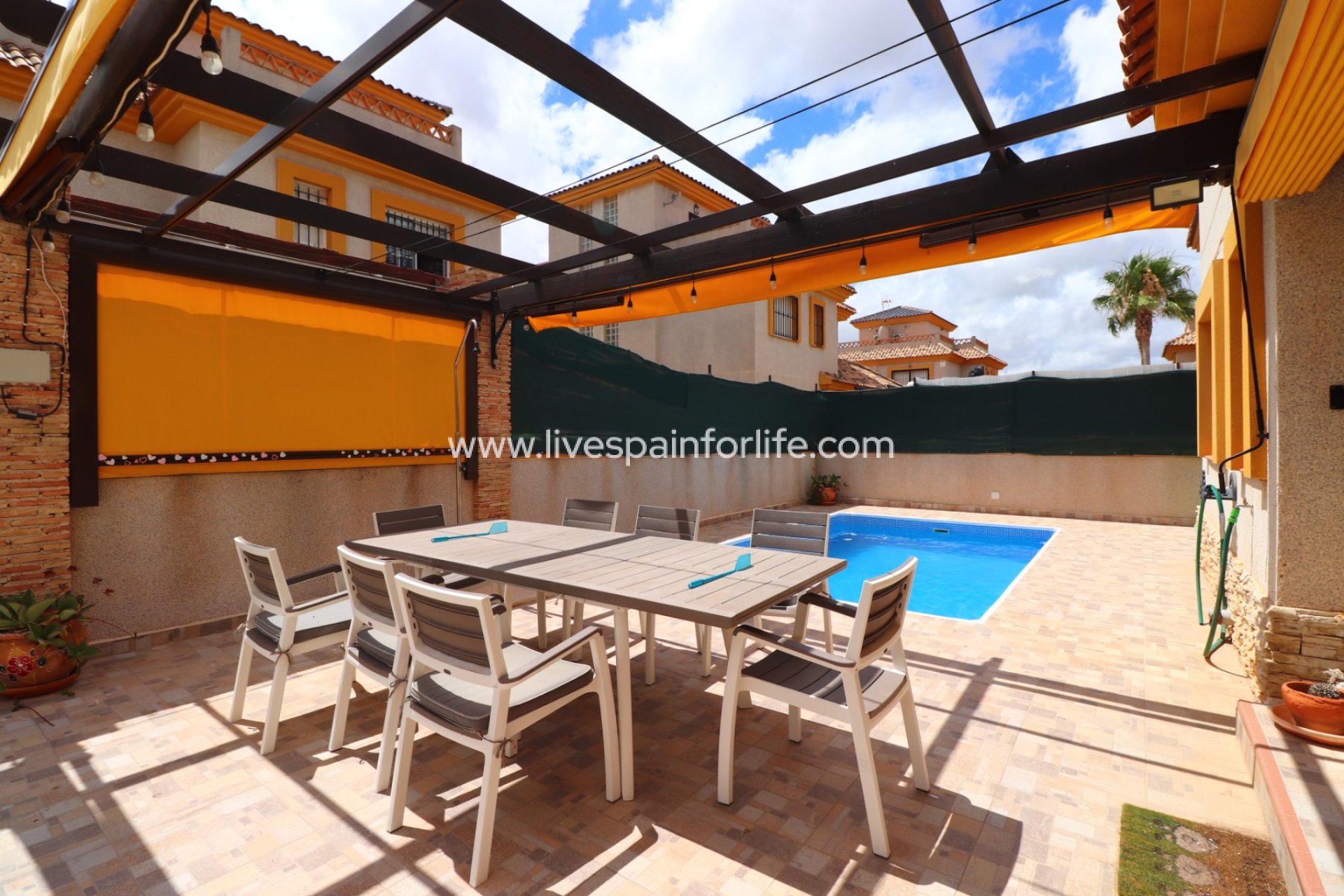 Reventa - Semi-detached house / Quad -
Los Montesinos - La Herrada
