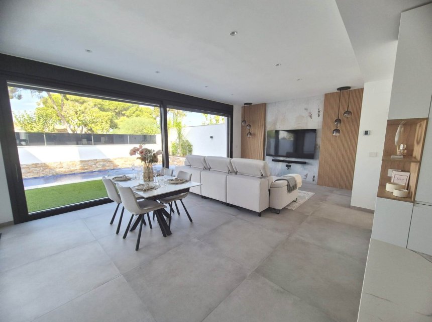 Reventa - Semi-detached house / Quad -
Santiago de La Ribera - Santiago de La Ribera - Town