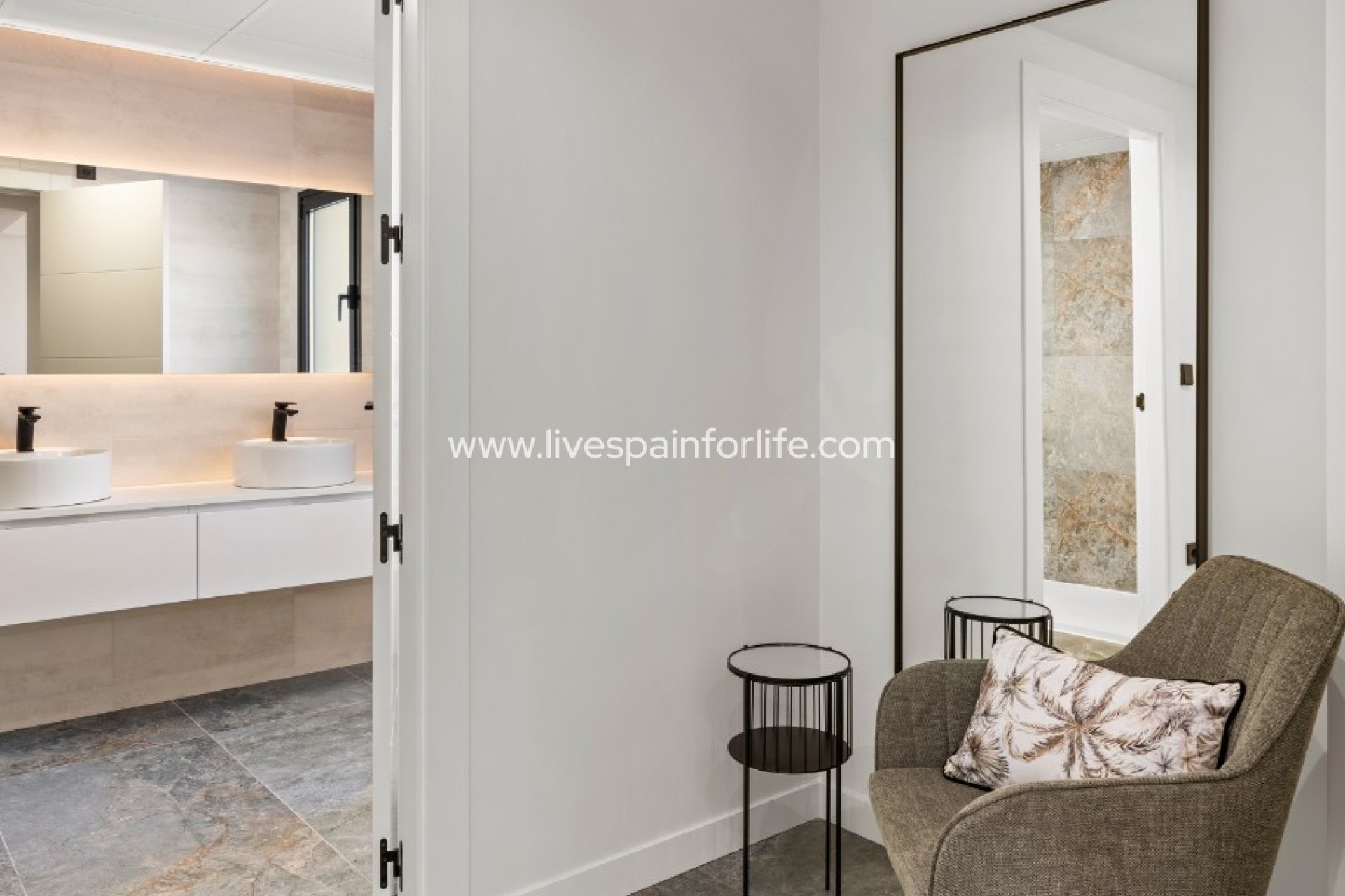 Reventa - Semi-detached house / Quad -
Torre de la Horadada - Torre de La Horadada - Town