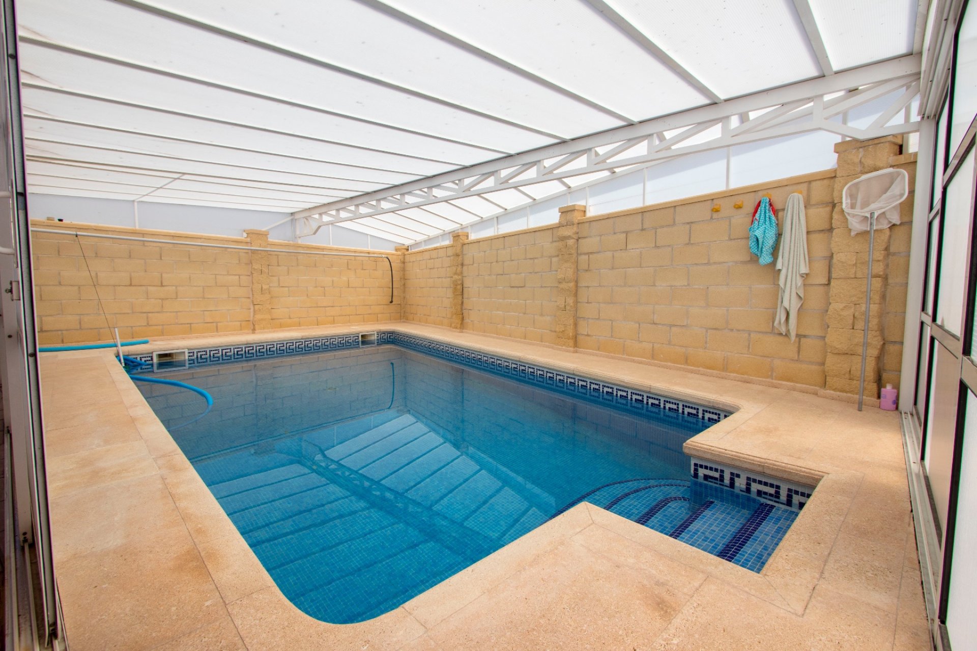 Reventa - Town house -
Alicante