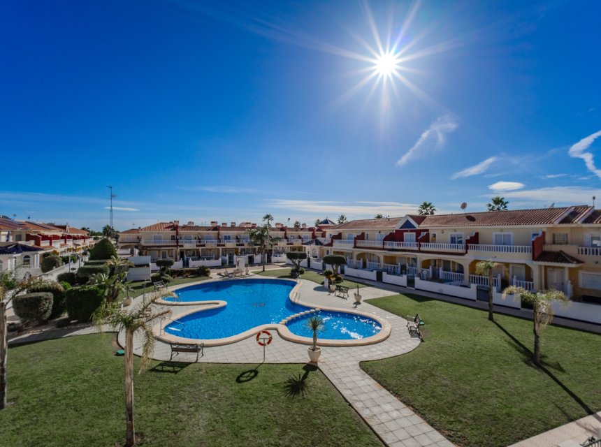 Reventa - Town house -
Ciudad Quesada - Lo Marabú