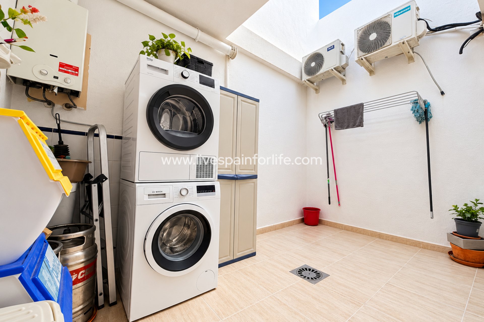 Reventa - Town house -
Daya Nueva