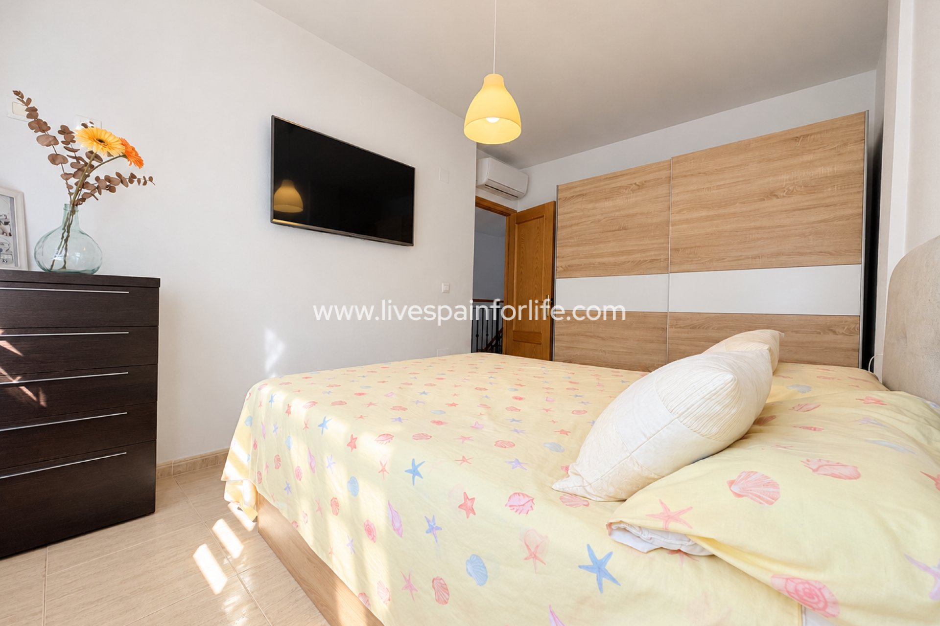 Reventa - Town house -
Daya Nueva