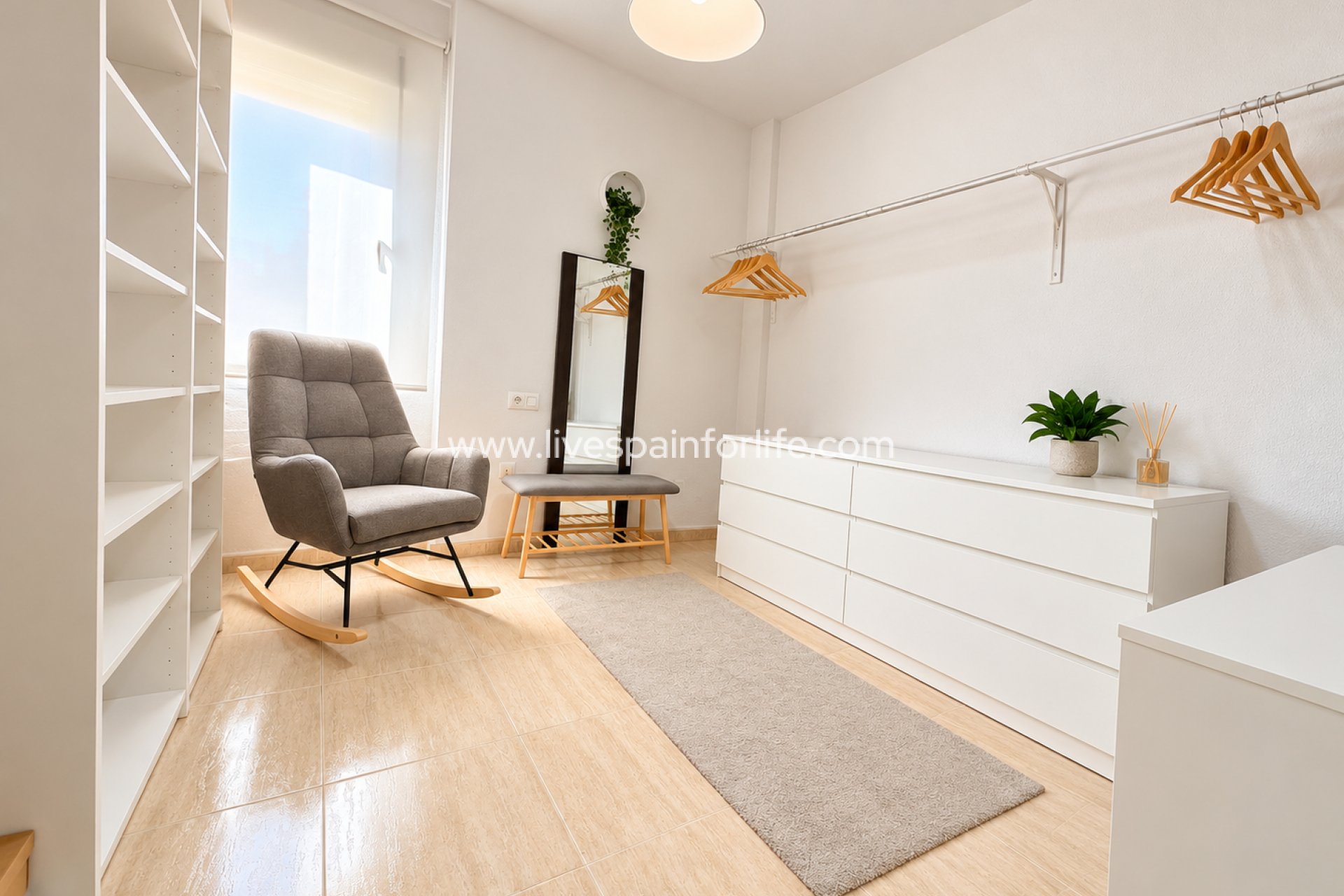 Reventa - Town house -
Daya Nueva