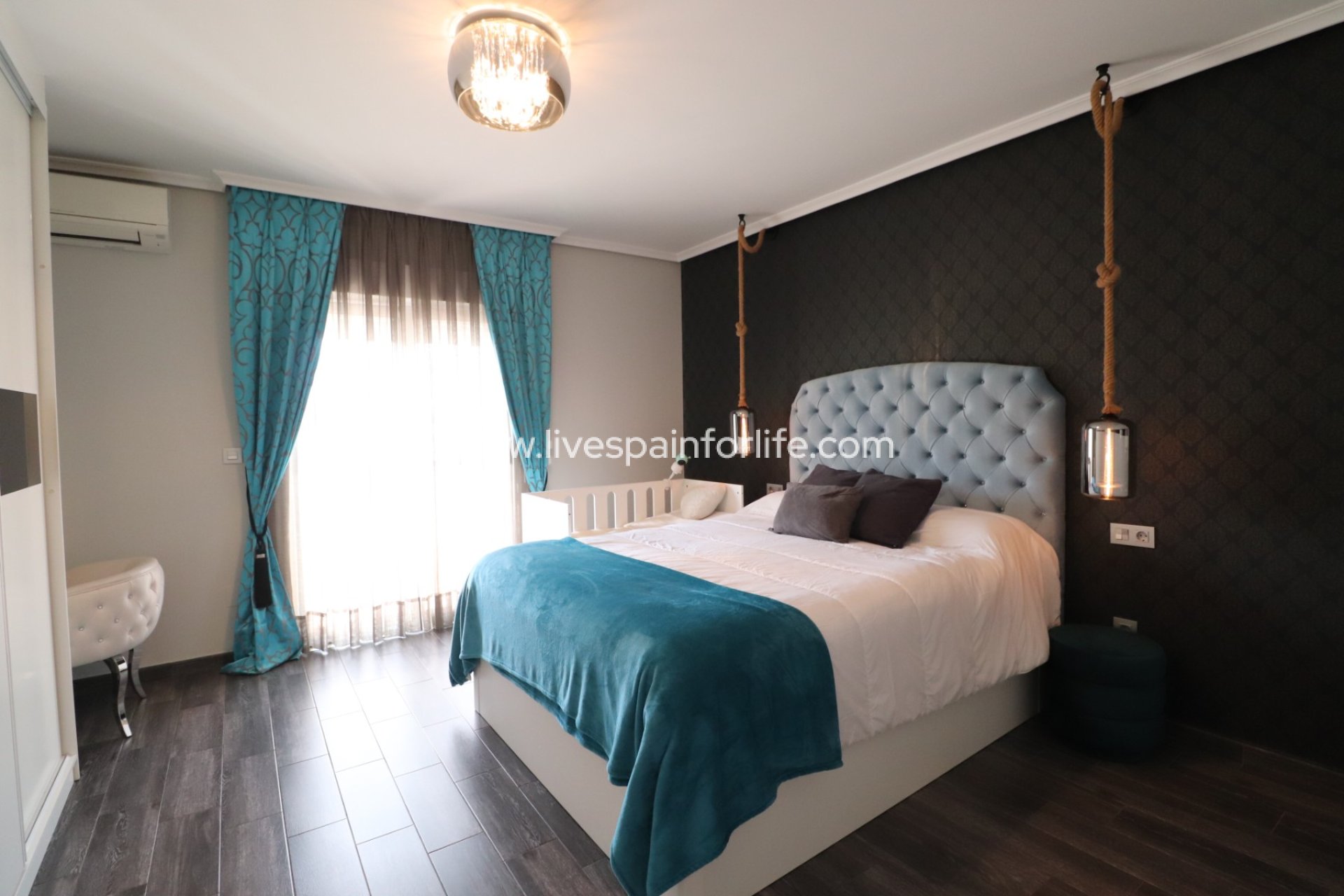 Reventa - Town house -
Redovan - Redovan - Town